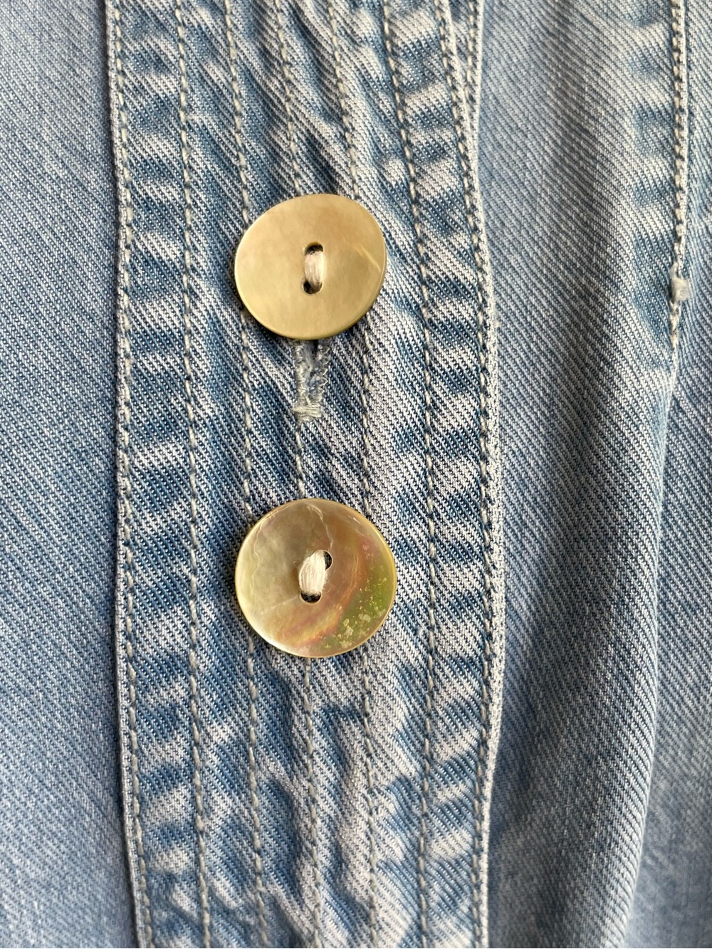 TooFan size large 100% tencel button up chambray top or light jacket - Picture 2 of 9